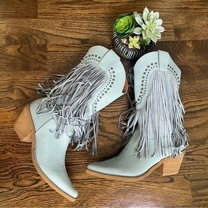 BEAST FASHION Fringe Heeled Boots in Light Gray